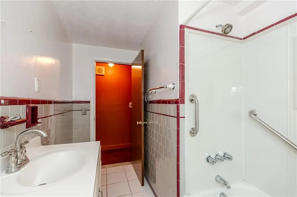 52 Capron Farm Drive Warwick RI 02886