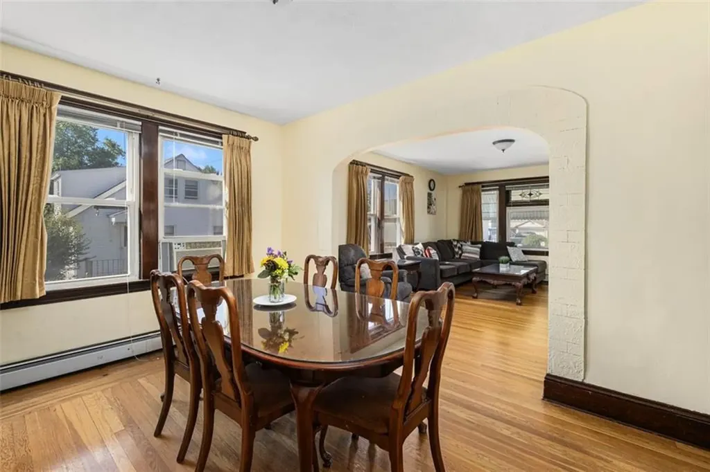 105 Overland Avenue Cranston RI 02910