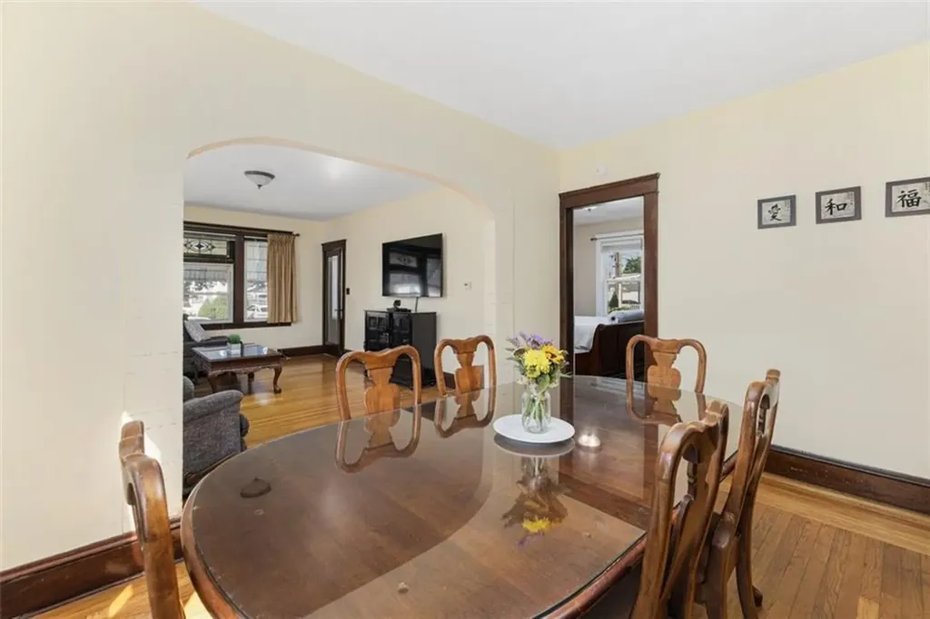 105 Overland Avenue Cranston RI 02910