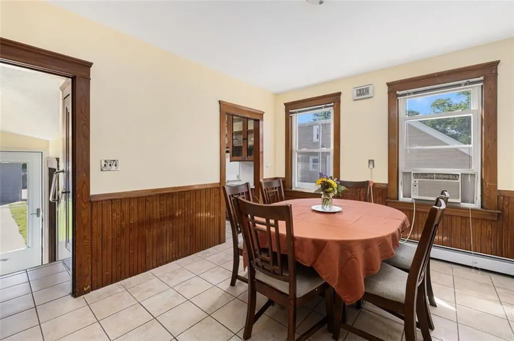 105 Overland Avenue Cranston RI 02910