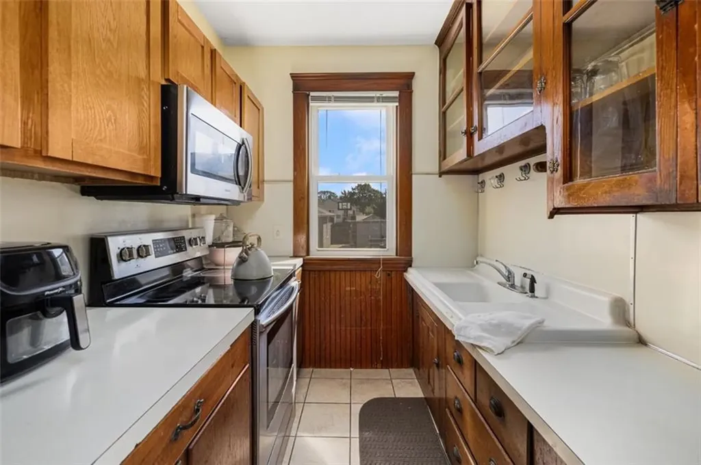 105 Overland Avenue Cranston RI 02910