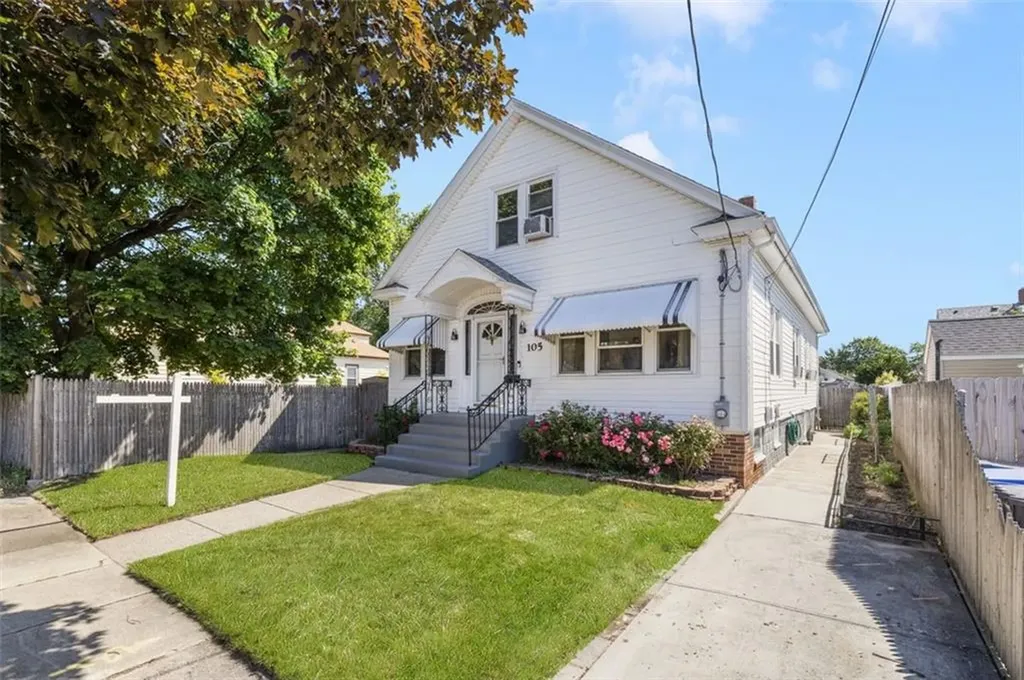 105 Overland Avenue Cranston RI 02910