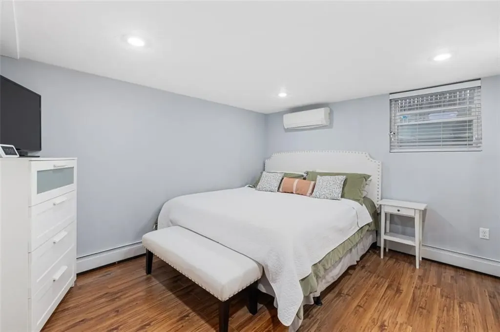 105 Overland Avenue Cranston RI 02910