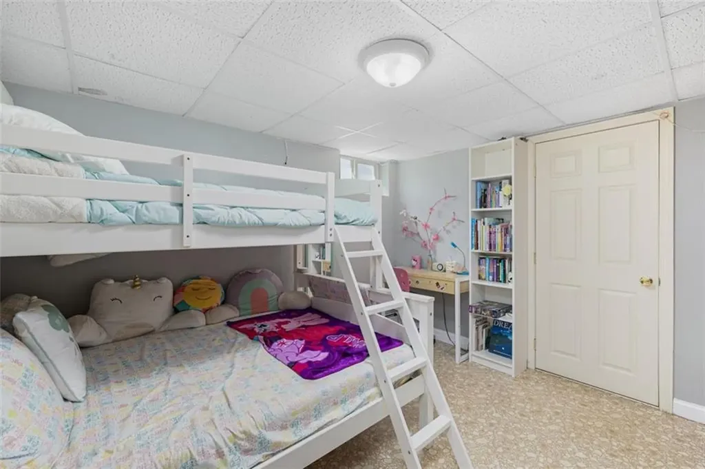 105 Overland Avenue Cranston RI 02910