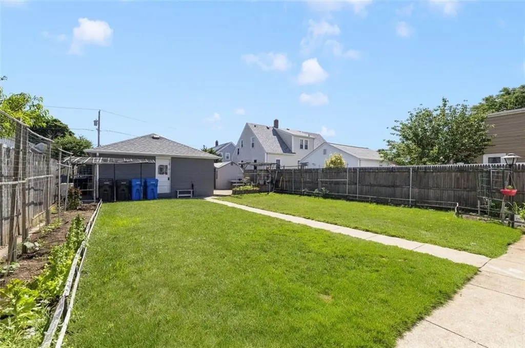 105 Overland Avenue Cranston RI 02910