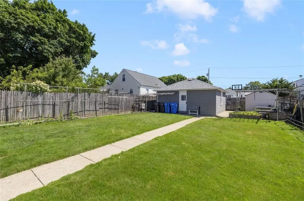105 Overland Avenue Cranston RI 02910