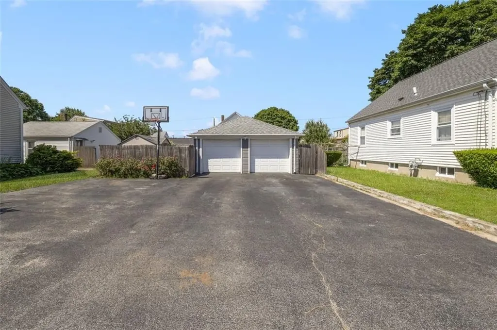 105 Overland Avenue Cranston RI 02910