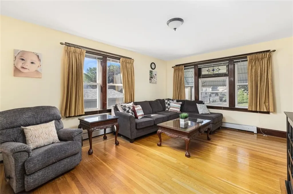 105 Overland Avenue Cranston RI 02910