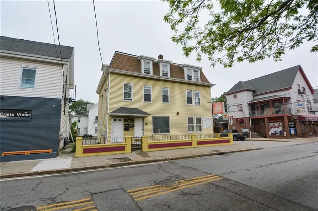 534 Lonsdale Avenue Central Falls RI 02863
