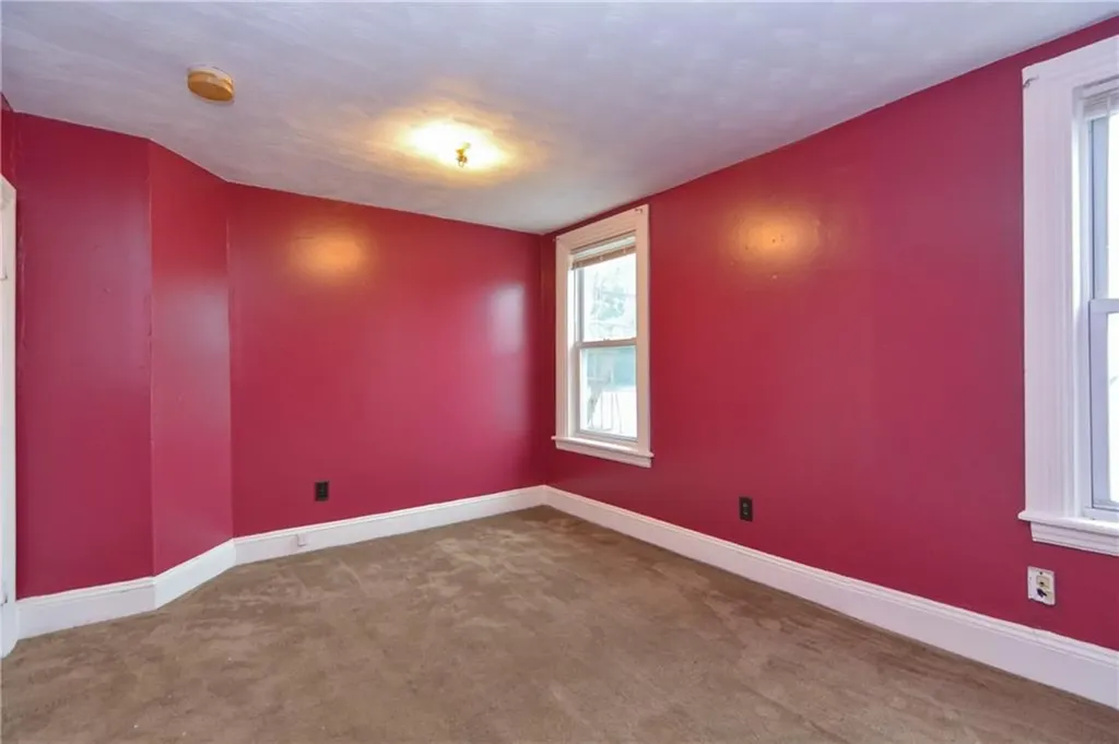 534 Lonsdale Avenue Central Falls RI 02863