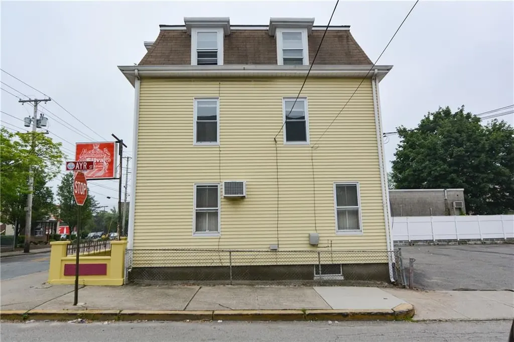 534 Lonsdale Avenue Central Falls RI 02863