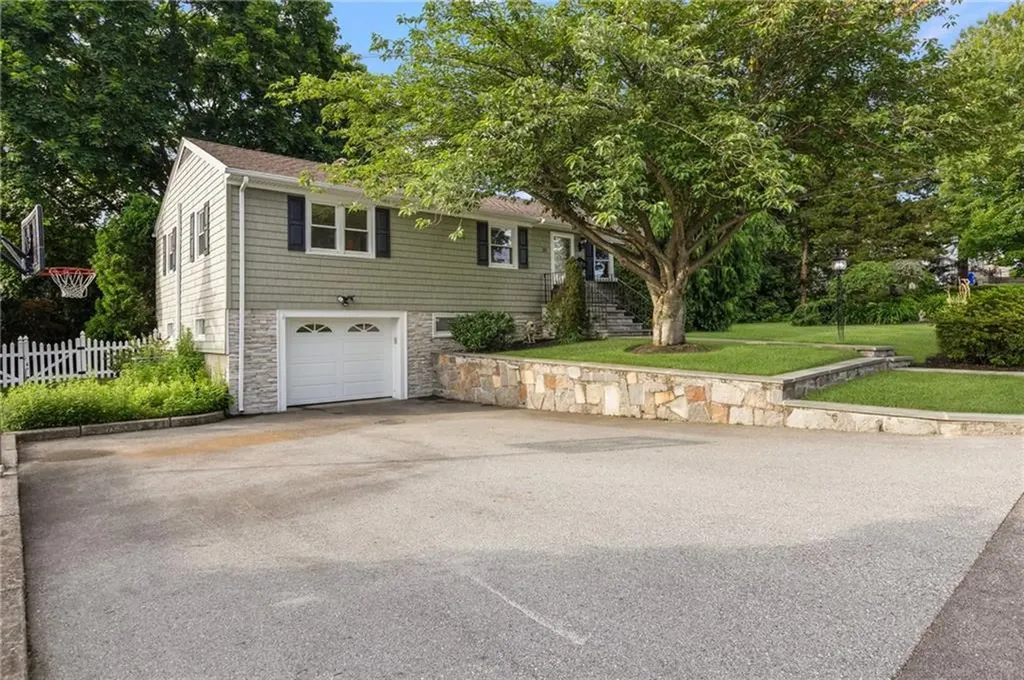 25 Rosewood Drive North Providence RI 02904