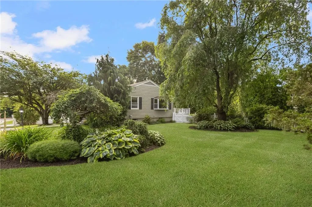 25 Rosewood Drive North Providence RI 02904