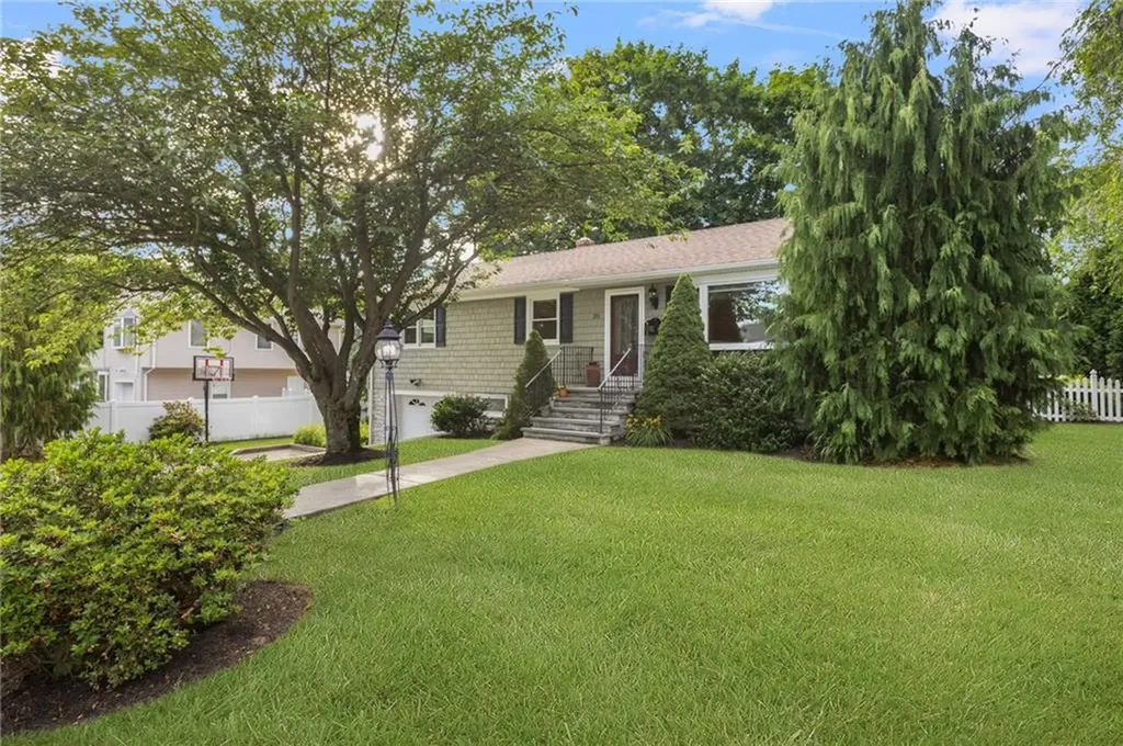 25 Rosewood Drive North Providence RI 02904