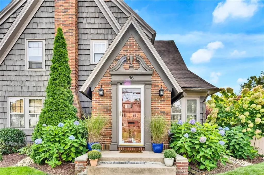 96 Bluff Avenue Cranston RI 02905