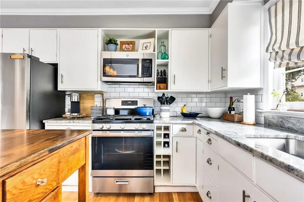 96 Bluff Avenue Cranston RI 02905