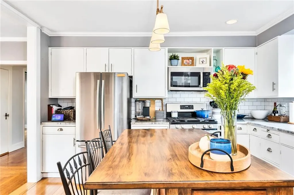 96 Bluff Avenue Cranston RI 02905