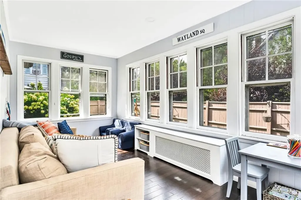 96 Bluff Avenue Cranston RI 02905