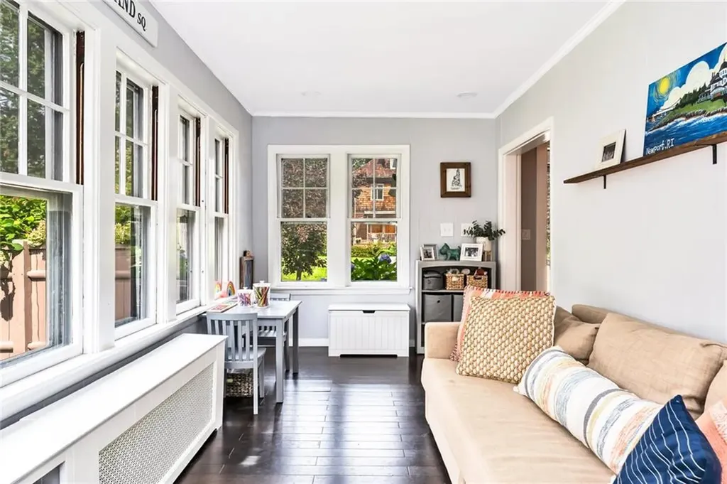 96 Bluff Avenue Cranston RI 02905