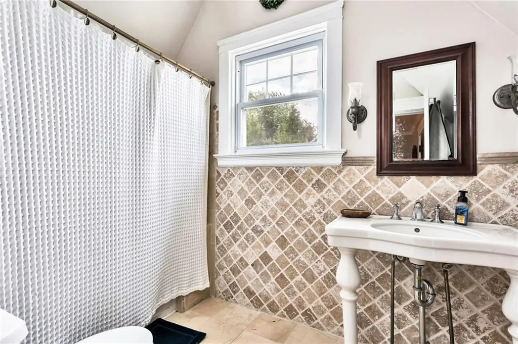 96 Bluff Avenue Cranston RI 02905