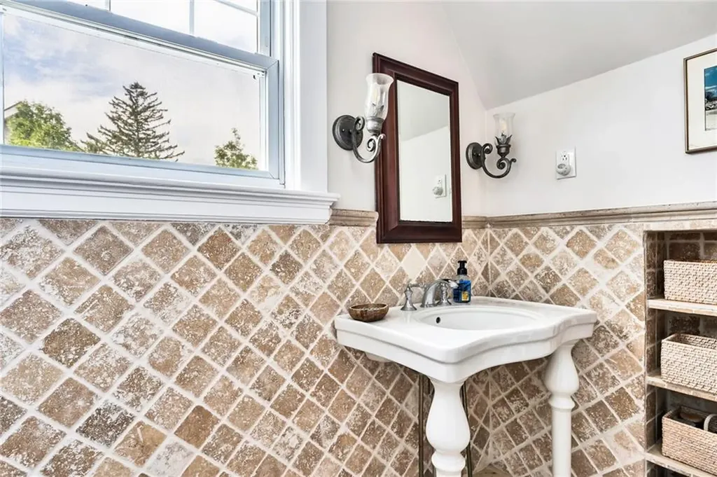 96 Bluff Avenue Cranston RI 02905