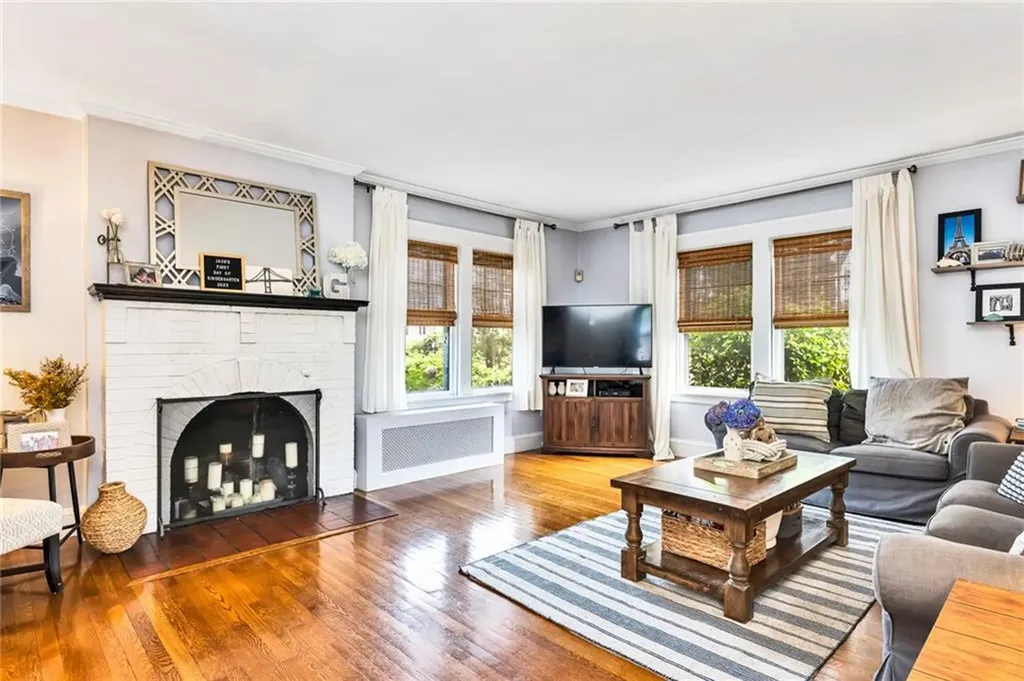 96 Bluff Avenue Cranston RI 02905