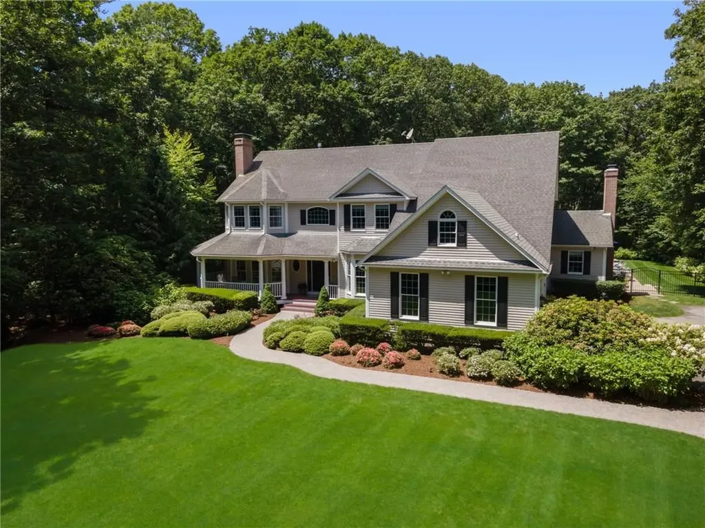 4 Brookfield Court East Greenwich RI 02818