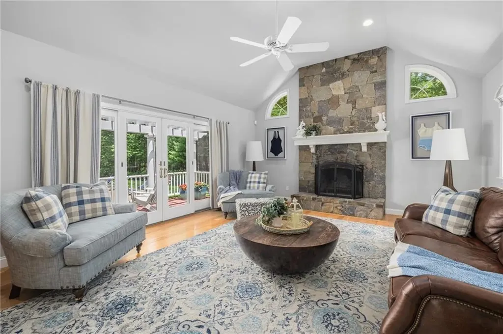 4 Brookfield Court East Greenwich RI 02818