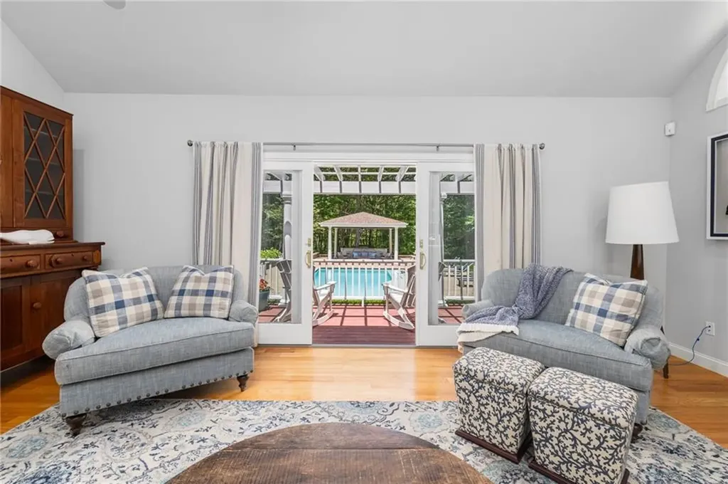 4 Brookfield Court East Greenwich RI 02818