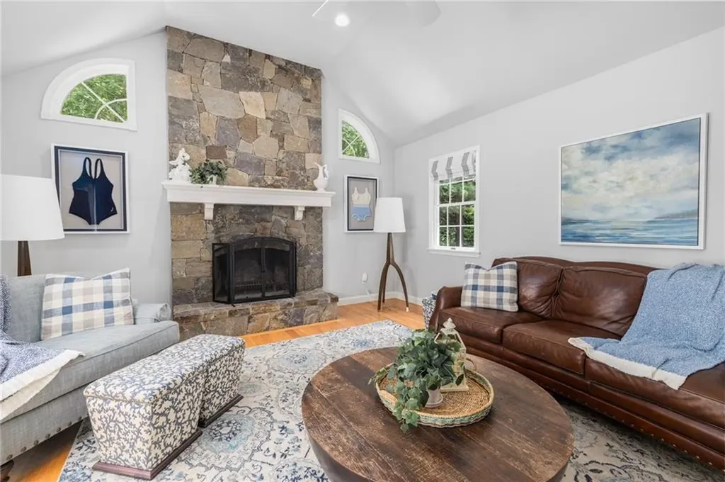 4 Brookfield Court East Greenwich RI 02818