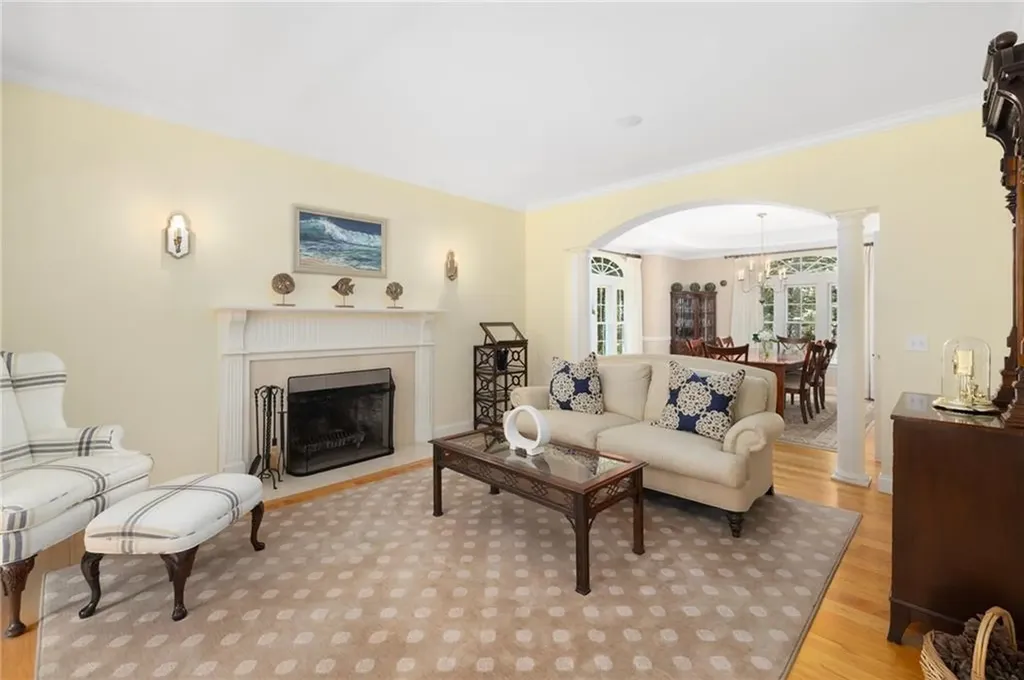 4 Brookfield Court East Greenwich RI 02818