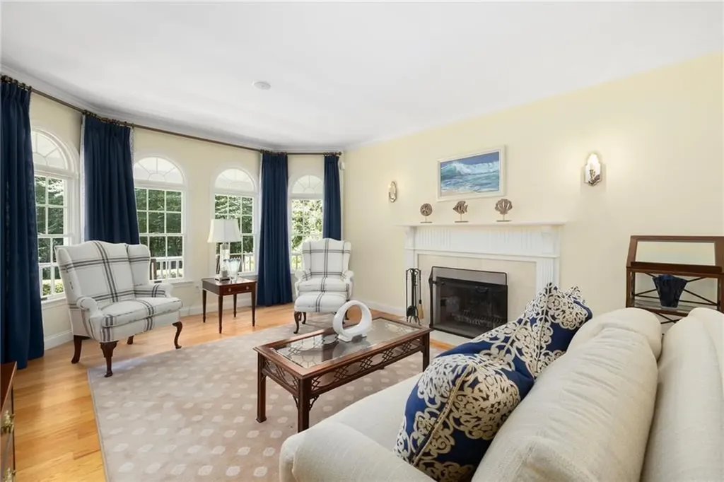 4 Brookfield Court East Greenwich RI 02818