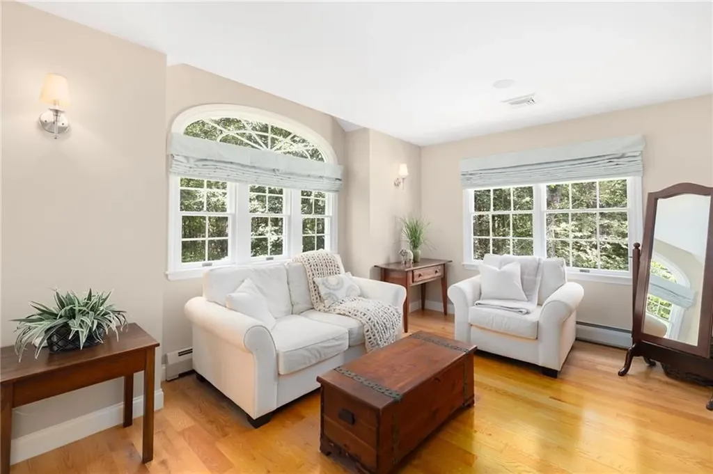 4 Brookfield Court East Greenwich RI 02818