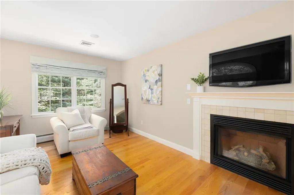 4 Brookfield Court East Greenwich RI 02818