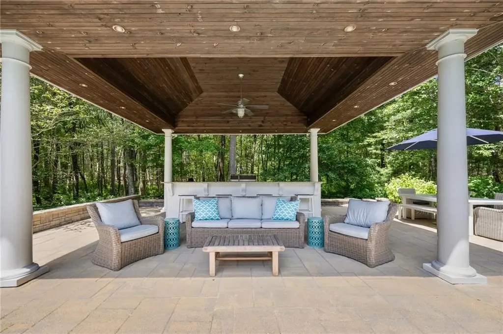 4 Brookfield Court East Greenwich RI 02818