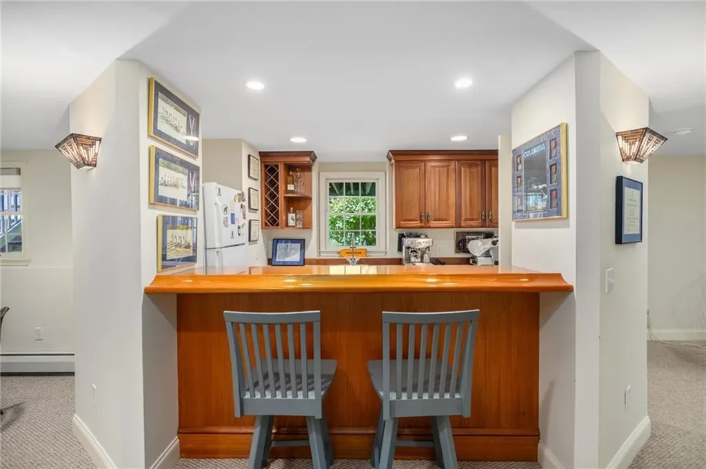 4 Brookfield Court East Greenwich RI 02818