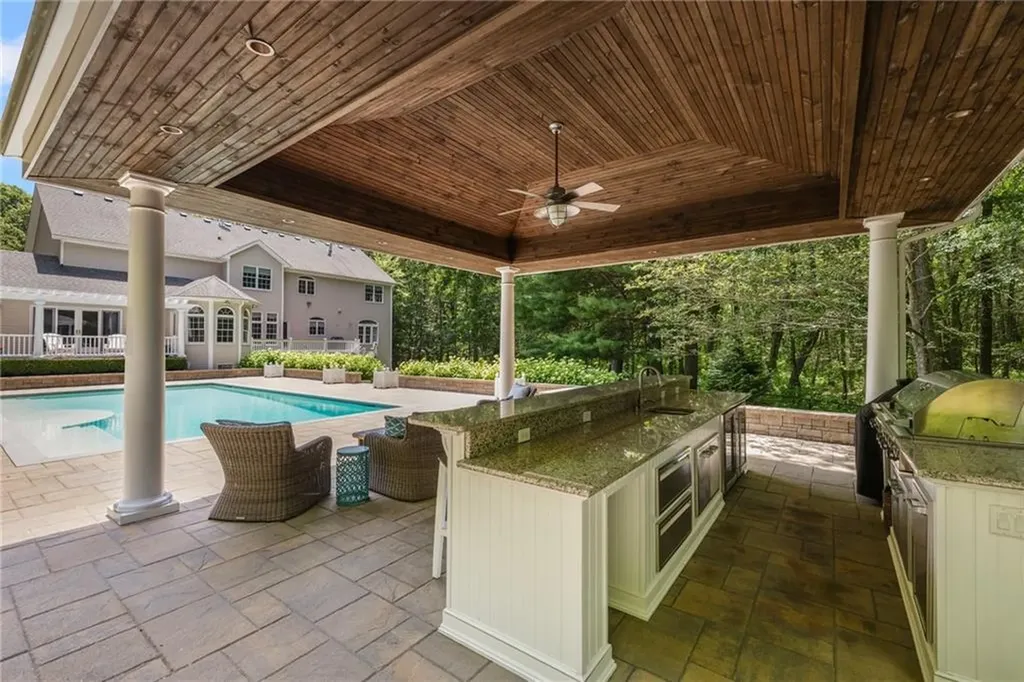 4 Brookfield Court East Greenwich RI 02818