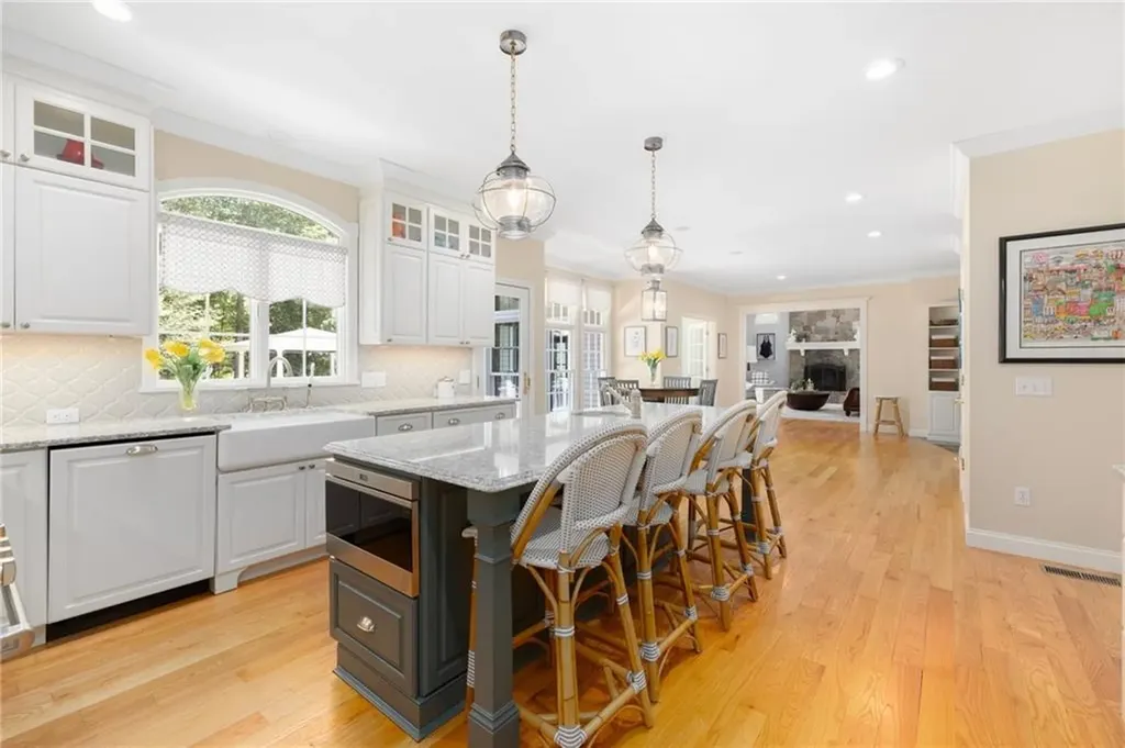 4 Brookfield Court East Greenwich RI 02818