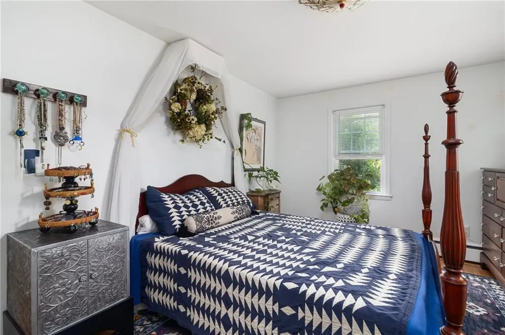 17 Lee Street Cranston RI 02920