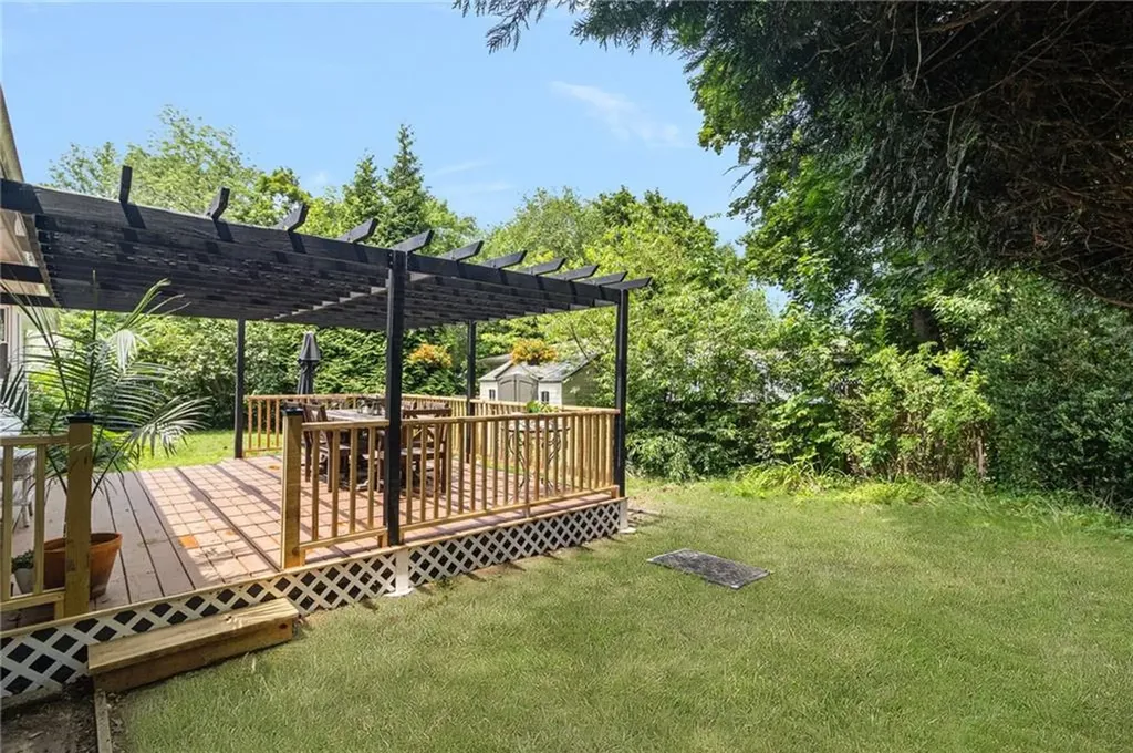 17 Lee Street Cranston RI 02920