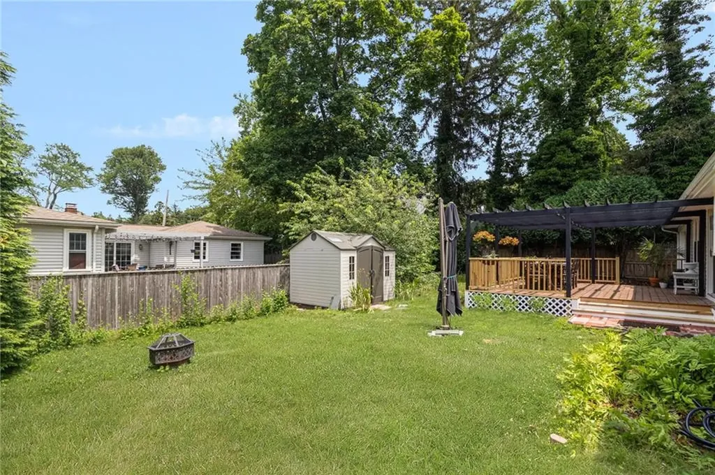 17 Lee Street Cranston RI 02920