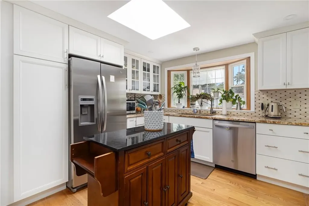 17 Lee Street Cranston RI 02920