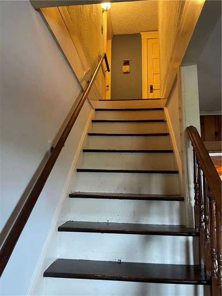 37 Kermit Street Woonsocket RI 02895