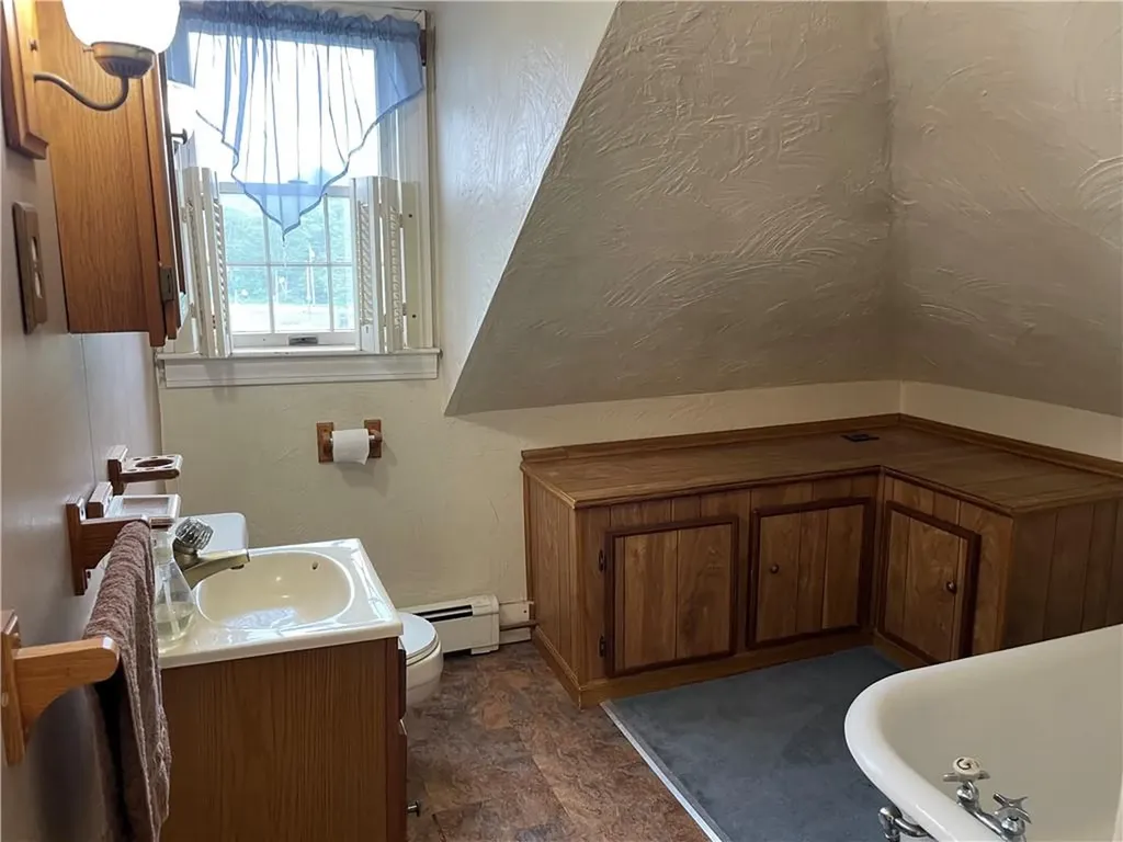 37 Kermit Street Woonsocket RI 02895
