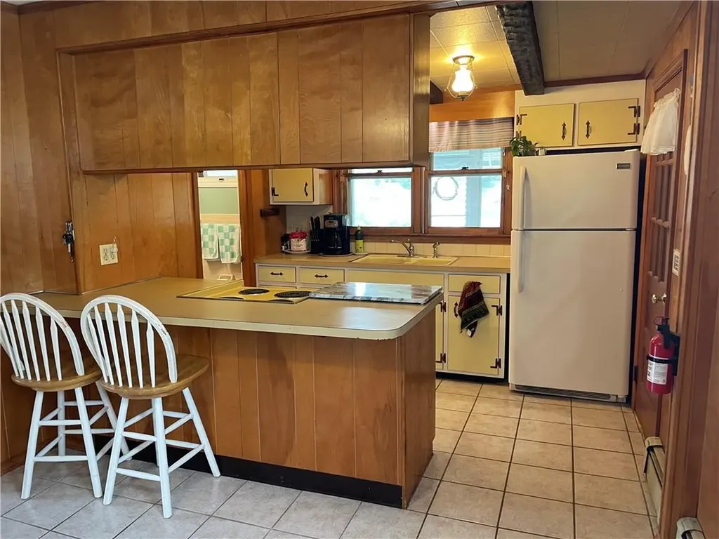 37 Kermit Street Woonsocket RI 02895