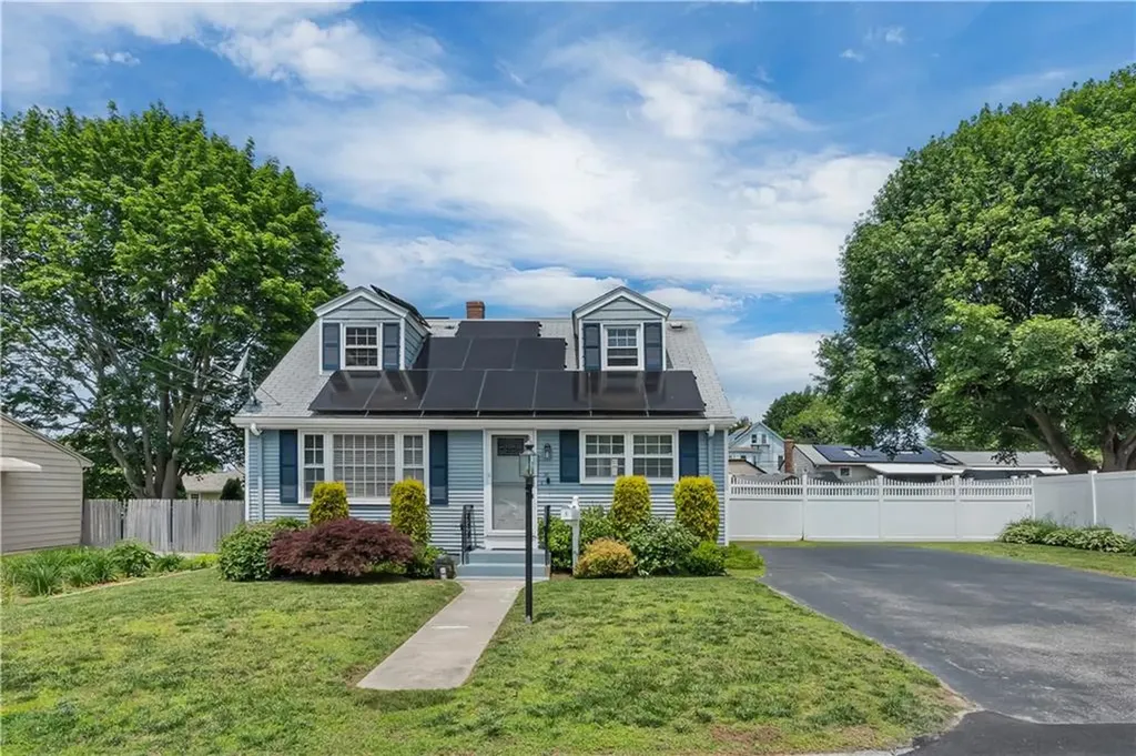 35 Pleasant View Drive North Providence RI 02904