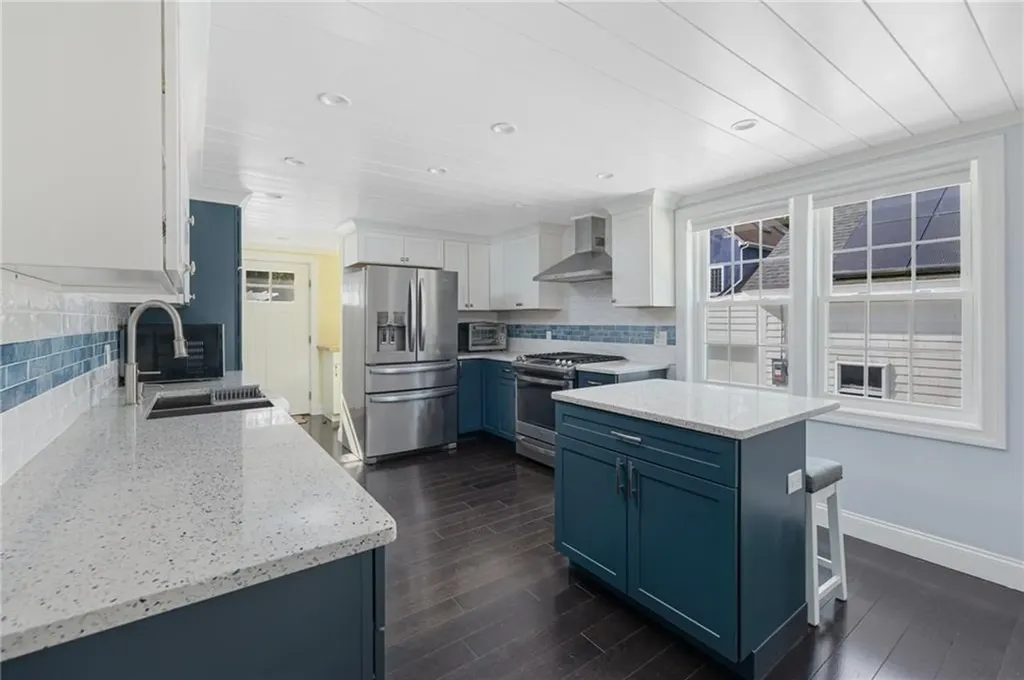 48 Progress Street Warwick RI 02889
