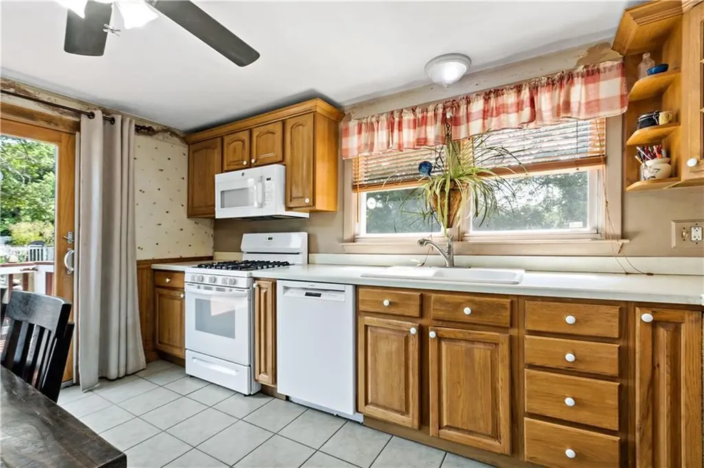 267 Norwood Avenue Warwick RI 02888
