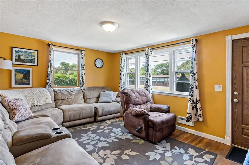 267 Norwood Avenue Warwick RI 02888