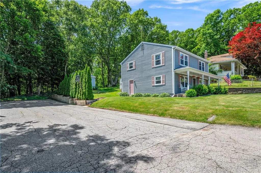 140 Rhodes Avenue Woonsocket RI 02895